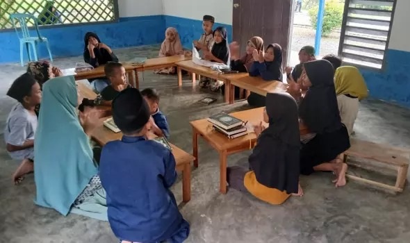 Kiprah Daiyah Pertama di Pedalaman, Ustadzah Ila Beri Warna Baru di Tanasumpu Kiprah Daiyah Pertama di Pedalaman, Ustadzah Ila Beri Warna Baru di Tanasumpu